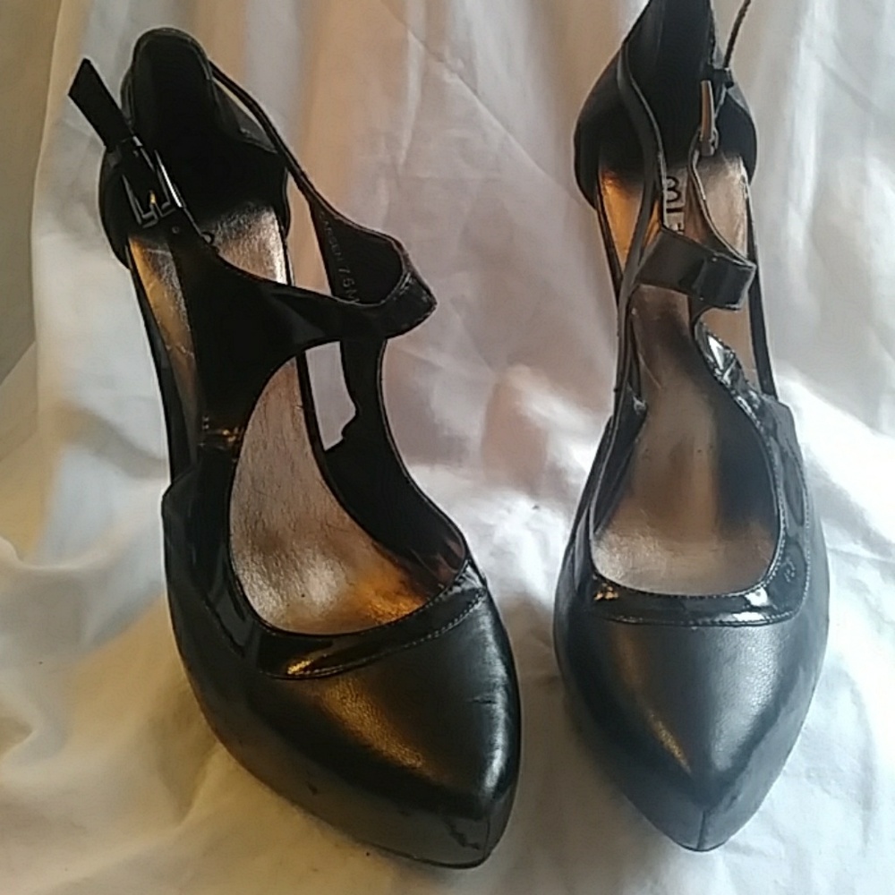 Bakers black strappy heels sz 7 1/2